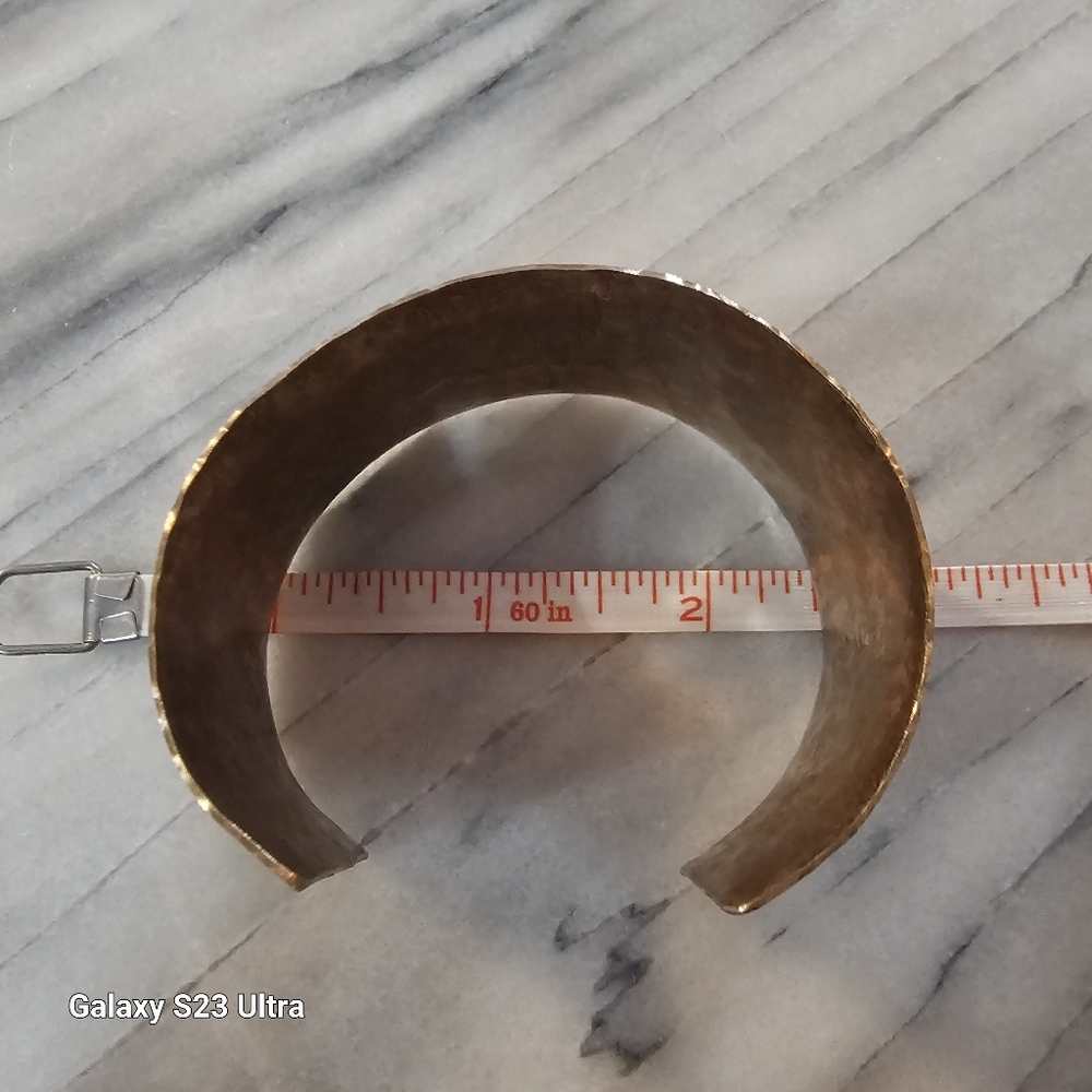 Hammered copper cuff bracelet - Picture 7 of 8